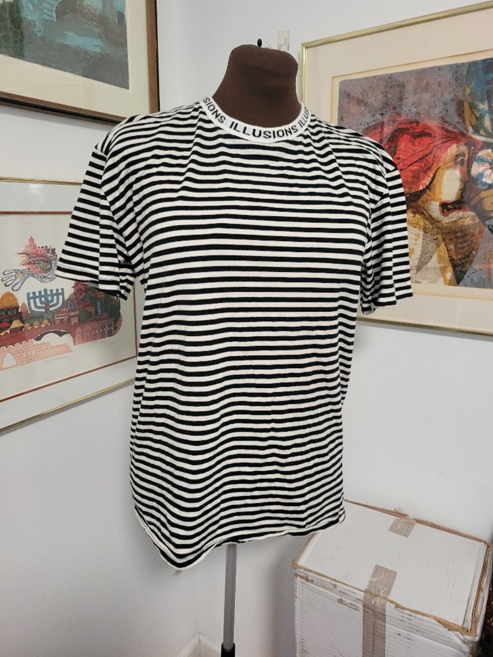 Pacsun Illusions Black and White Striped T-Shirt Size M